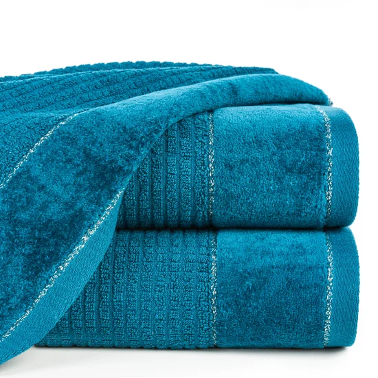 Ręcznik z welurową bordiurą przetykaną błyszczącą nicią - 50 x 90 cm - turkusowy
