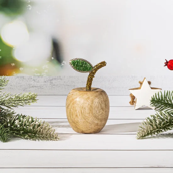 Figurka świąteczna z naturalnego drewna w kształcie jabłka zdobiona błyszczącymi koralikami - ∅ 6 x 11 cm - brązowy