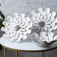 Patera ceramiczna w formie kwiatu - ∅ 32 x 4 cm - biały 2