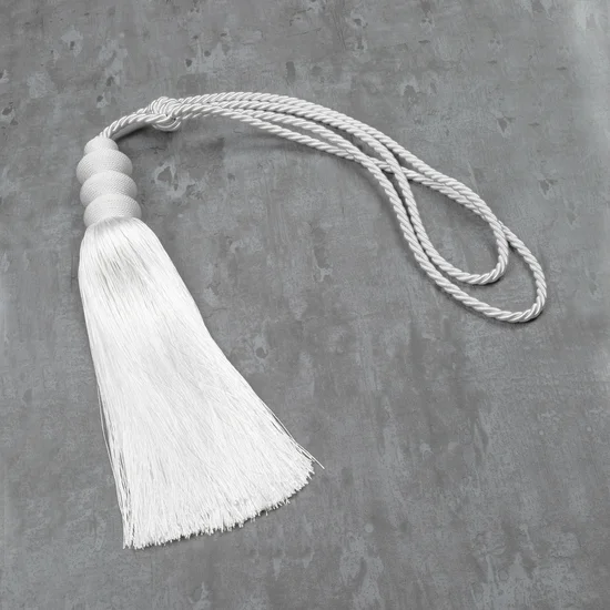 Dekoracyjny sznur do upięć z chwostem - 81 cm - biały