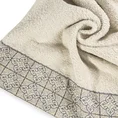 Ręcznik z żakardową bordiurą i geometrycznym wzorem - 70 x 140 cm - beżowy 5