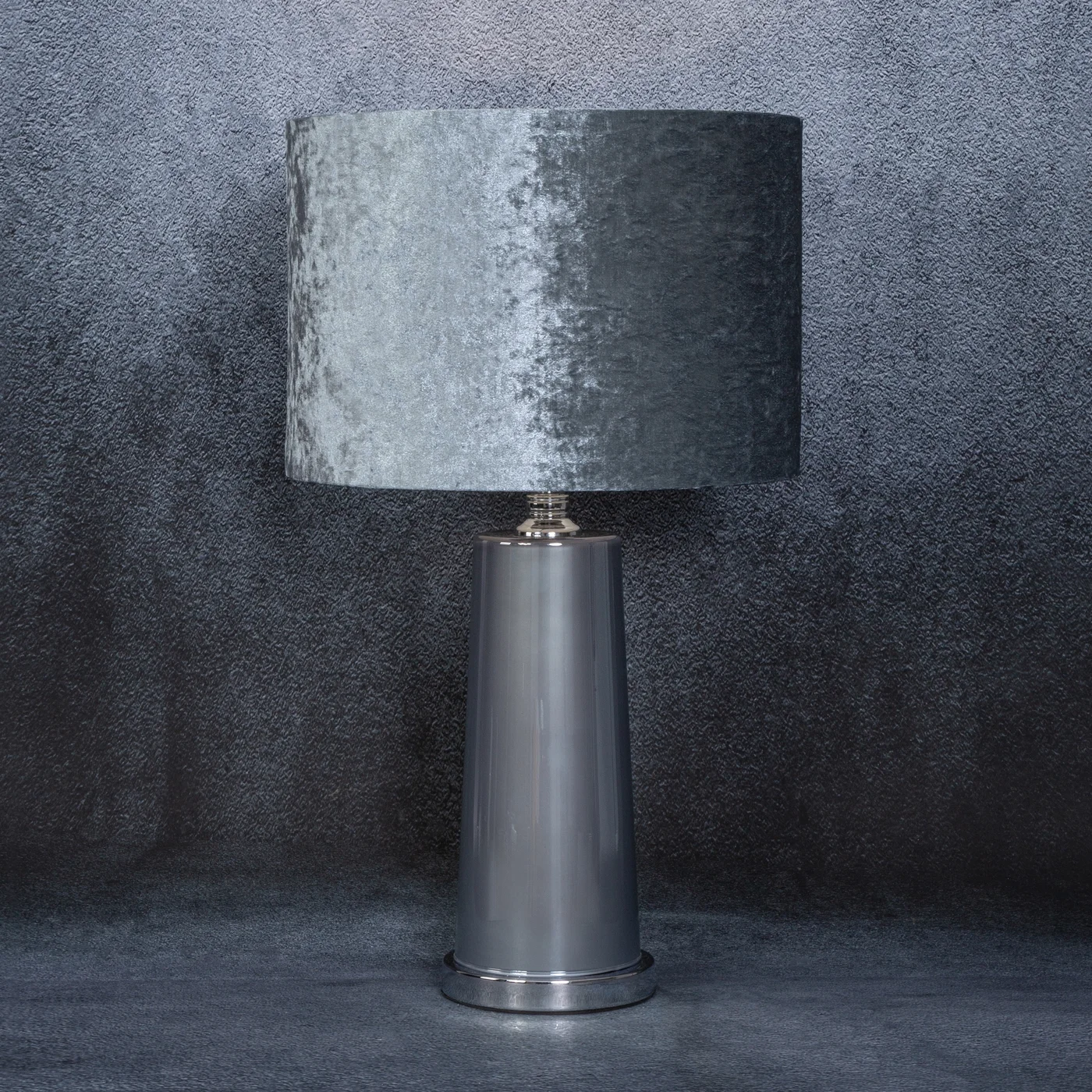 Lampa stołowa MOLY 02 na podstawie z perłowego szkła z błyszczącym welwetowym abażurem