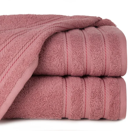 Ręcznik VITO z bawełny podkreślony żakardowymi paskami - 70 x 140 cm - pudrowy róż