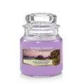 YANKEE CANDLE - Mała świeca zapachowa w słoiku - Bora Bora Shores - ∅ 6 x 9 cm - fioletowy 1
