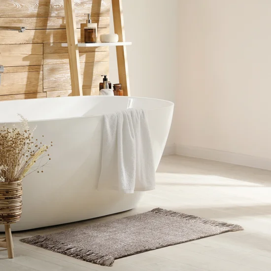 Dywanik łazienkowy LANA z miękkiej melanżowej tkaniny z frędzlami - 60 x 90 cm - beżowy