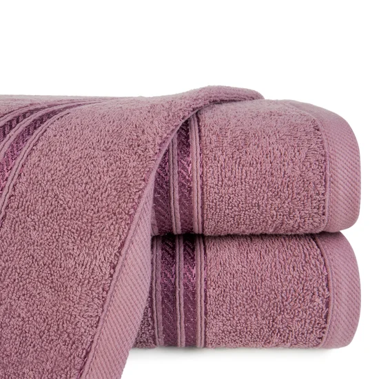 Ręcznik LORI z bordiurą podkreśloną błyszczącą nicią - 70 x 140 cm - liliowy