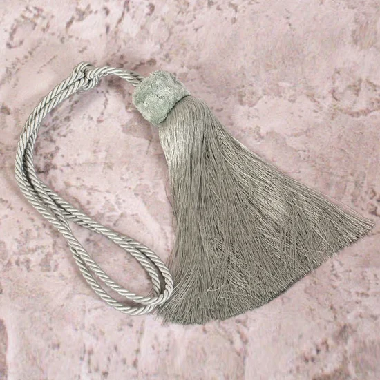 Dekoracyjny sznur do upięć z chwostem z pomponikiem - dł. 72 cm - miętowy