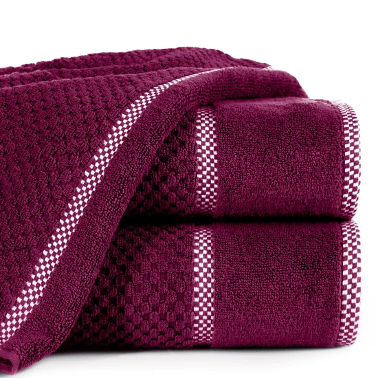 EUROFIRANY PREMIUM Ręcznik CALEB z bawełny frotte o strukturze drobnej krateczki - 50 x 90 cm - amarantowy