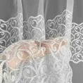 Tkanina firanowa zwiewna i delikatna mikrosiateczka w kolorze białym zakończona pasem haftu ze srebrną nicią - 280 cm - biały 2