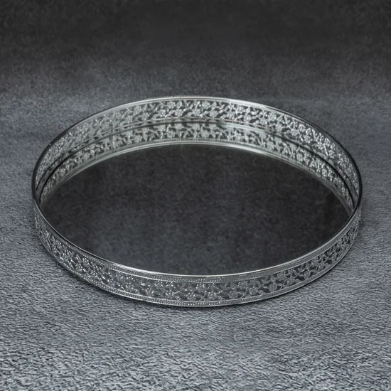 Okrągła taca dekoracyjna RIKI z lustrzanym blatem i ażurowym obrzeżem z metalu, srebrna - ∅ 30 x 3 cm - srebrny