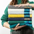 EWA MINGE Ręcznik CAMILA z bordiurą zdobioną designerskim nadrukiem - 50 x 90 cm - butelkowy zielony 6