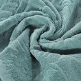Welurowy ręcznik zdobiony na całej powierzchni żakardowym kwiatowo-ornamentowym wzorem - 70 x 140 cm - miętowy 5