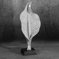 Skrzydłokwiat - figurka dekoracyjna ELDO o drobnym strukturalnym wzorze, srebrna - 14 x 8 x 34 cm - srebrny 1