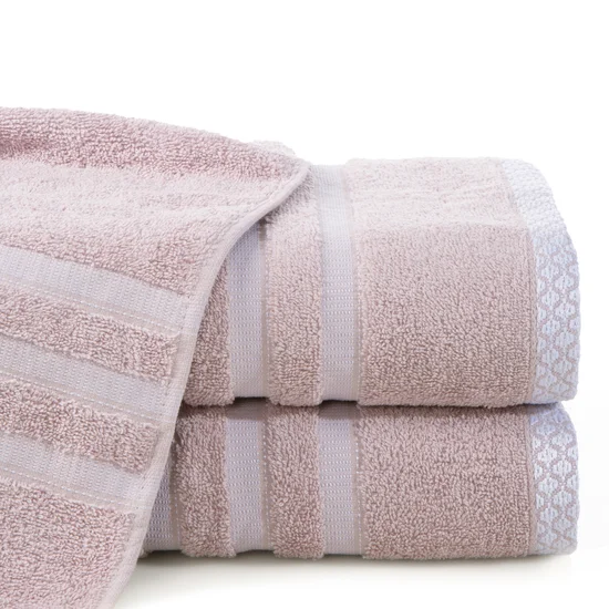 Ręcznik z żakardową bordiurą w pasy - 70 x 140 cm - pudrowy
