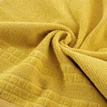 Ręcznik z wypukłą fakturą podkreślony welwetową bordiurą w krateczkę - 30 x 50 cm - musztardowy 5