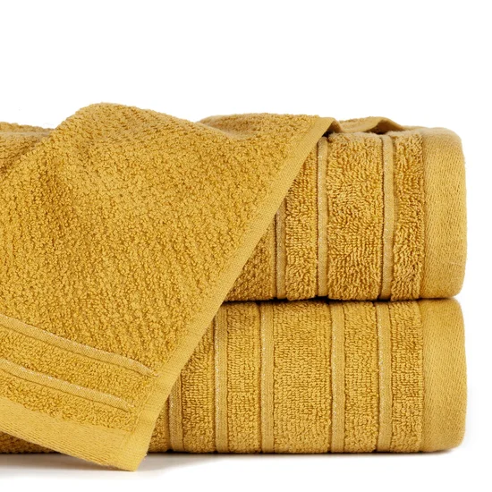 Ręcznik z welurową bordiurą przetykaną błyszczącą nicią - 70 x 140 cm - musztardowy