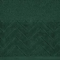 Ręcznik z welwetową bordiurą z wytłaczanym geometrycznym wzorem - 70 x 140 cm - butelkowy zielony 2
