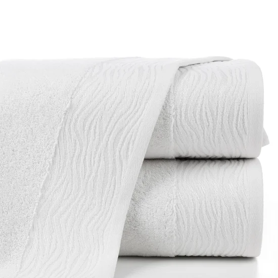 Ręcznik DAFNE z bawełny podkreślony żakardową bordiurą z motywem zebry - 50 x 90 cm - biały