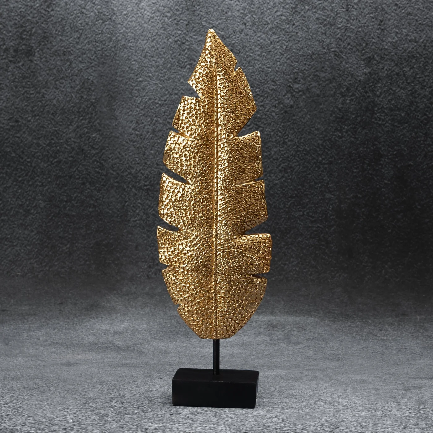 Liść figurka dekoracyjna złota