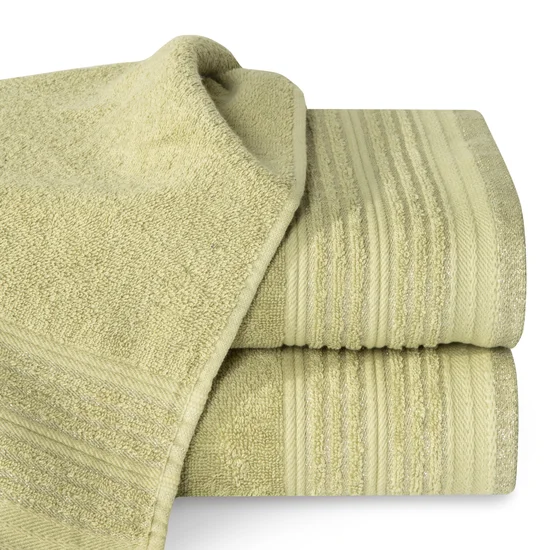 Ręcznik z ozdobną połyskującą bordiurą - 50 x 90 cm - zielony