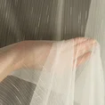 Tkanina firanowa w dyskretne pionowe prążki i efekt deszczyku zakończona szwem obciążającym - 290 cm - jasnokremowy 2