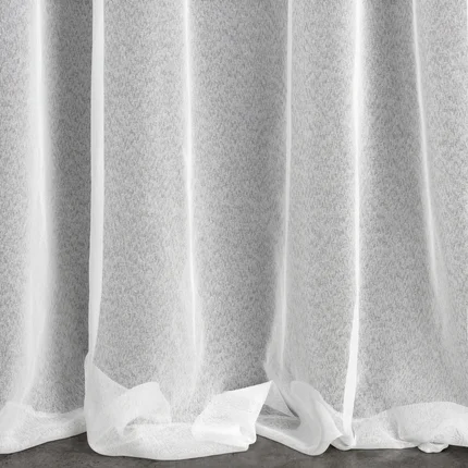 Firana biała z gładkiej tkaniny o strukturze drobnej siateczki 140x250 cm przelotka TAMINA Firana biała z gładkiej tkaniny o strukturze drobnej siateczki 140x250 cm przelotka TAMINA - 140 x 250 cm