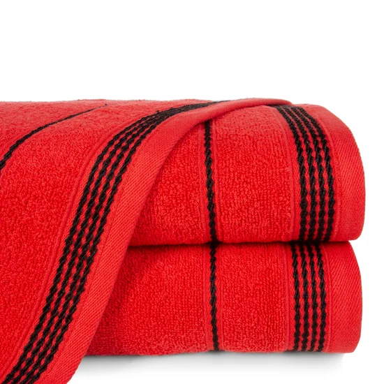 Ręcznik z bordiurą w formie sznurka - 70 x 140 cm - czerwony