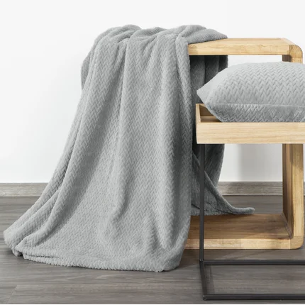 DESIGN 91 Koc CINDY miękki i miły w dotyku z wytłaczanym wzorem DESIGN 91 Koc CINDY miękki i miły w dotyku z wytłaczanym wzorem - 170 x 210 cm