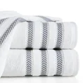Ręcznik z żakardową bordiurą z wzorem w jodełkę i srebrną nitką - 70 x 140 cm - kremowy 1
