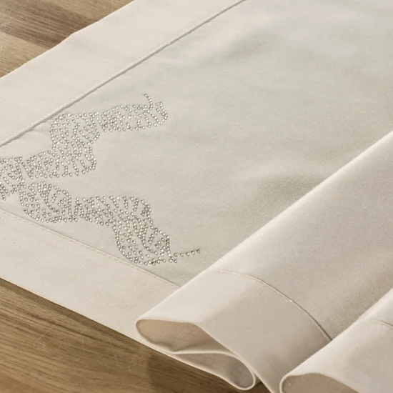 Ekskluzywny obrus OLIWIA z tkaniny z dodatkiem bawełny zdobiony aplikacją z kryształów - 85 x 85 cm - beżowy