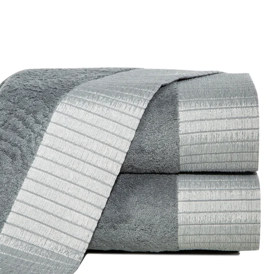 Puszysty ręcznik z elegancką  żakardową bordiurą - 70 x 140 cm - stalowy