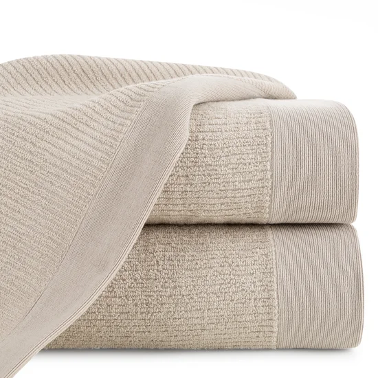 Ręcznik MAURO z włókien bambusowych i bawełny ze strukturą w drobne pasy - 50 x 90 cm - beżowy