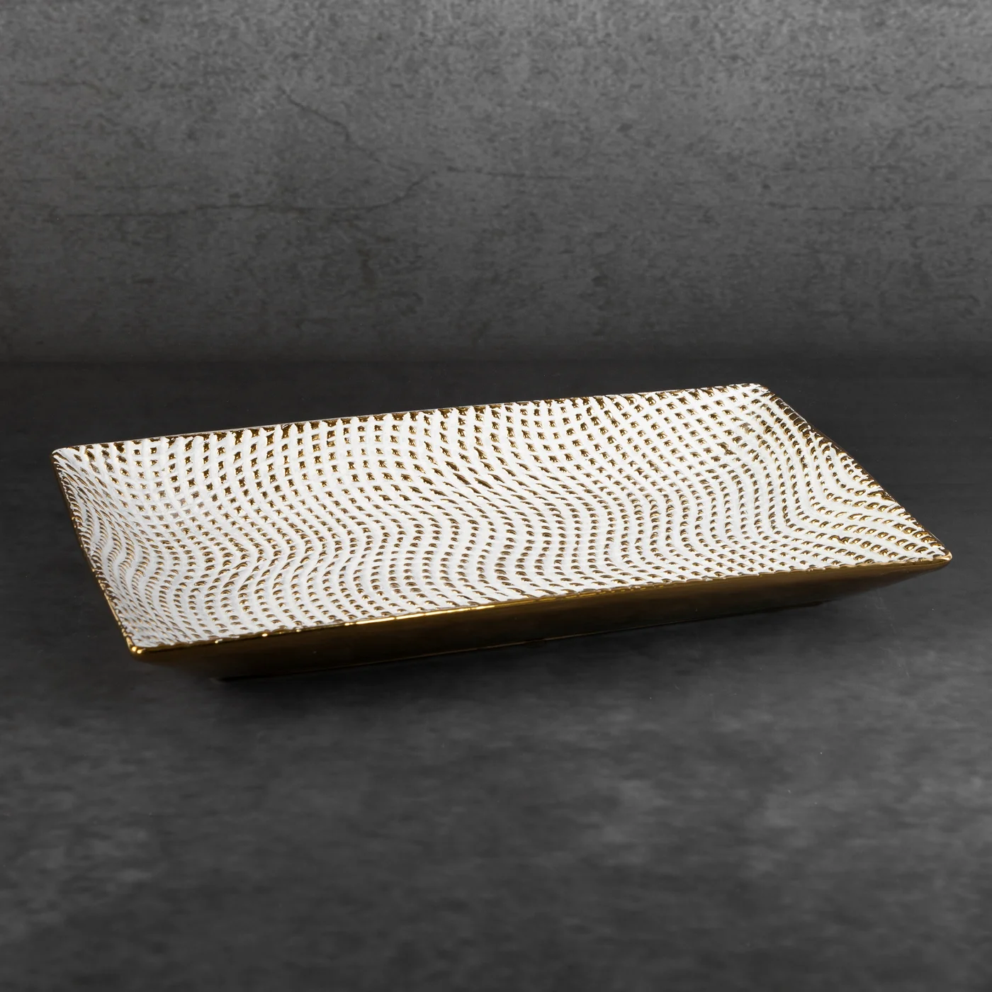 Patera ceramiczna VERDA o prostokątnym kształcie z drobnym wytłaczanym wzorem