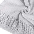 Ręcznik z bordiurą w groszki - 70 x 140 cm - srebrny 5