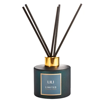 LIMITED COLLECTION Dyfuzor zapachowy LILI 150 ml z patyczkami w eleganckim opakowaniu GŁĘBIA ZIELENI LIMITED COLLECTION Dyfuzor zapachowy LILI 150 ml z patyczkami w eleganckim opakowaniu GŁĘBIA ZIELENI - ∅ 11 x 24 cm