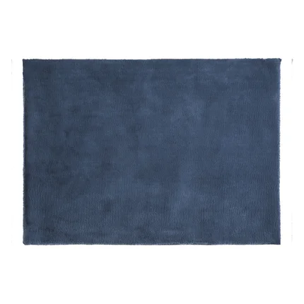 Dywanik dekoracyjny MARCELO o strukturze miękkiego futerka Dywanik dekoracyjny MARCELO o strukturze miękkiego futerka - 50 x 70 cm