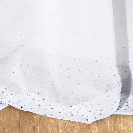 Dekoracja okienna MISTIC zdobiona apliakcją z dżetów Dekoracja okienna MISTIC zdobiona apliakcją z dżetów - 140 x 250 cm