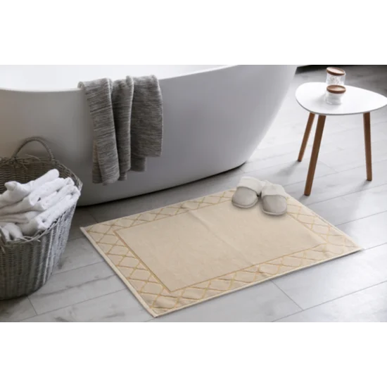 Dywanik łazienkowy MARTHA z bawełny, dobrze chłonący wodę z geometrycznym wzorem wykończony błyszczącą nicią - 50 x 70 cm - beżowy