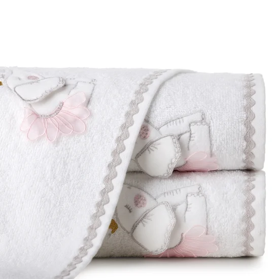 Ręcznik BABY z aplikacją ze słonikiem z efektem 3D - 50 x 90 cm - biały