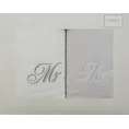 Komplet ręczników z haftem Mrs&Mr w kartonowym opakowaniu - 46 x 36 x 7 cm - biały 1