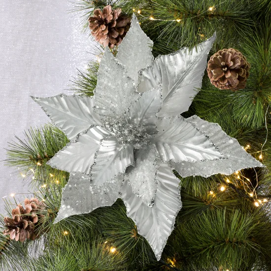 Świąteczny kwiat dekoracyjny z welwetu - 25 cm - srebrny