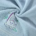 Ręcznik BABY z kapturkiem z haftowaną aplikacją z dinozaurem - 75 x 75 cm - niebieski 5