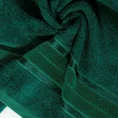 EUROFIRANY PREMIUM Ręcznik MIRO w kolorze butelkowej zieleni, z włókien bambusowych z żakardową bordiurą zdobioną lśniącymi paskami - 50 x 90 cm - butelkowy zielony 5