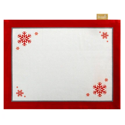 Komplet 4 szt. podkładek NOEL z welwetu z motywem skandynawskim Komplet 4 szt. podkładek NOEL z welwetu z motywem skandynawskim - 30 x 40 cm