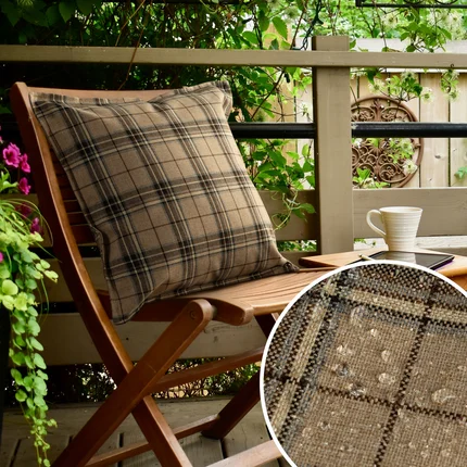 Poszewka GARDEN na taras oraz balkon z tkaniny wodoodpornej zdobiona nadrukiem kraty Poszewka GARDEN na taras oraz balkon z tkaniny wodoodpornej zdobiona nadrukiem kraty - 45 x 45 cm