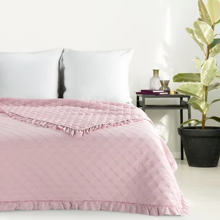 EUROFIRANY CLASSIC Narzuta VANESA obszyta falbaną pikowana techniką hot press EUROFIRANY CLASSIC Narzuta VANESA obszyta falbaną pikowana techniką hot press - 220 x 240 cm