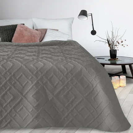 DESIGN 91 Narzuta ALARA 2 z geometrycznym wzorem wykonana techniką hot press DESIGN 91 Narzuta ALARA 2 z geometrycznym wzorem wykonana techniką hot press - 220 x 240 cm