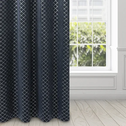 Zasłona z miękkiego welwetu ze srebrnym nadrukiem w geometryczny wzór Zasłona z miękkiego welwetu ze srebrnym nadrukiem w geometryczny wzór - 140 x 250 cm
