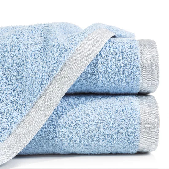Ręcznik z delikatną bordiurą - 50 x 90 cm - niebieski