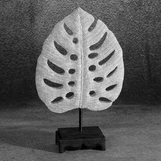 Liść monstery - figurka dekoracyjna ELDO o drobnym strukturalnym wzorze, srebrna - 17 x 6 x 27 cm - srebrny